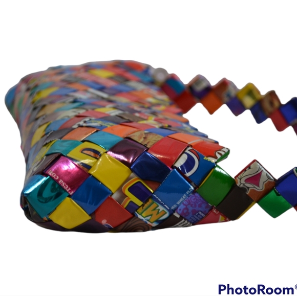 Like new Candy Wrapper purse. Recycled candy/gum wrapper - Picture 8 of 15